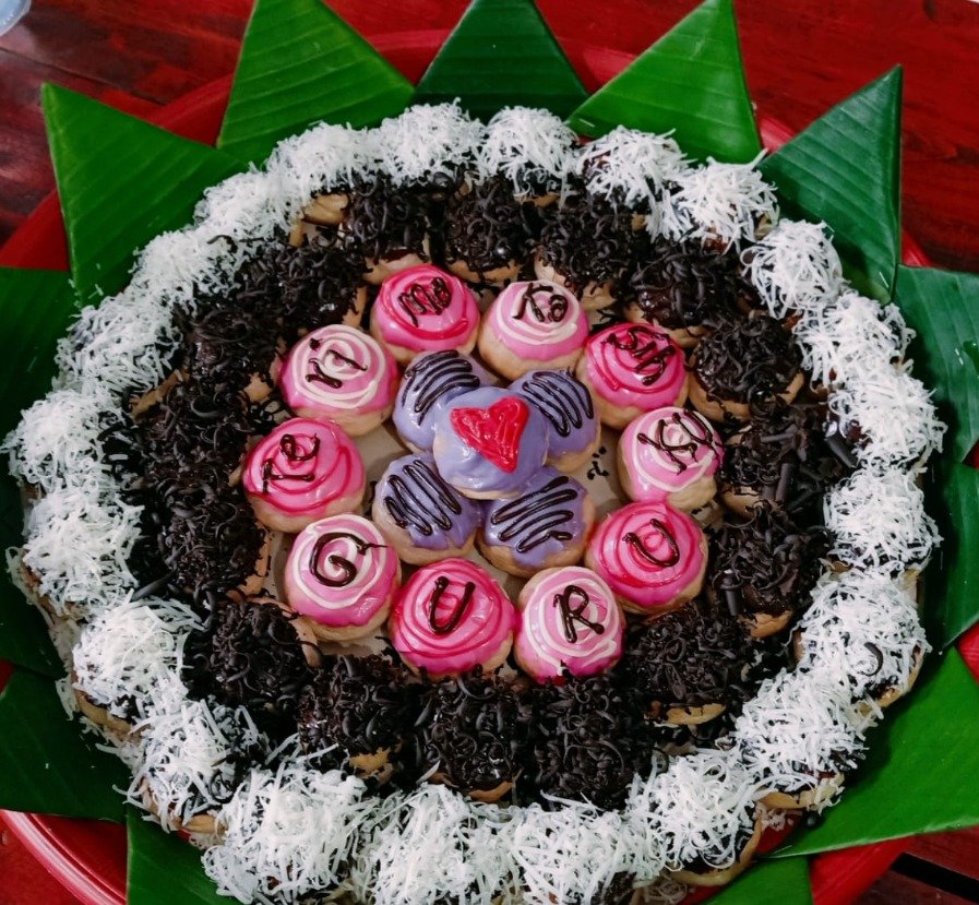Donat Tumpeng